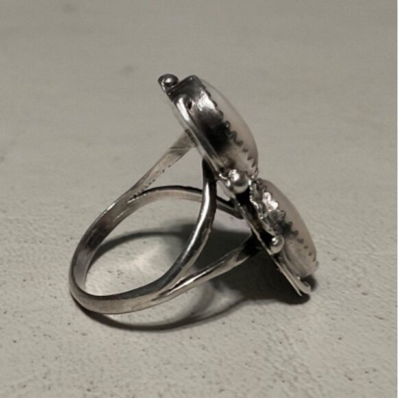 Ring Size 5.5 2 Mother of Pearl 10mm x 8mm Native Possibly Old Pawn Sterling Sil - Picture 4 of 14